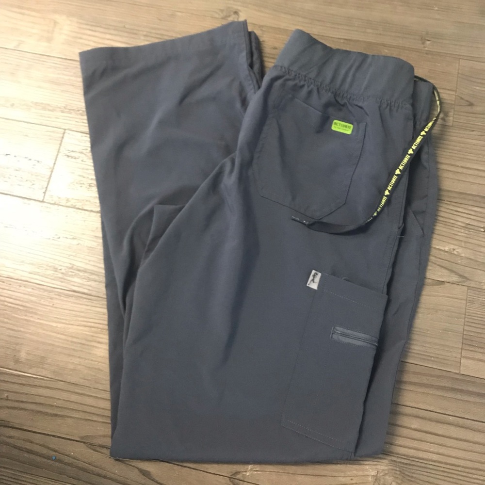 Women’s Medium MedCouture Activate Scrubs Bottoms